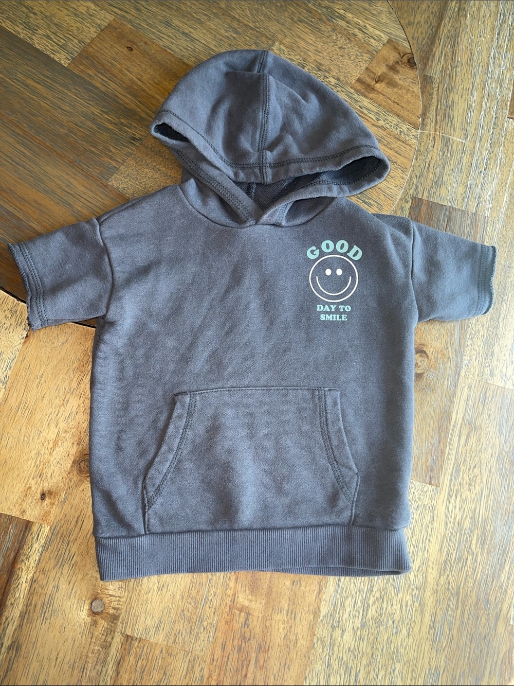 Grayson Mini Kids Short Sleeve Hoodie Good Day to Smile Graphic Charcoal Gray 2T